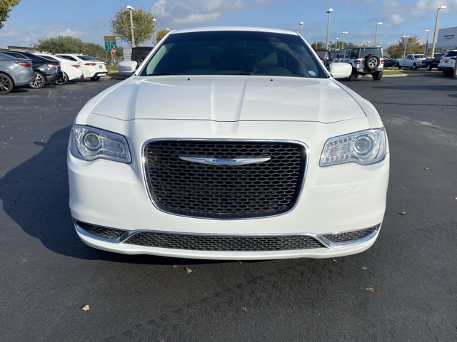 2022 Chrysler 300 Touring 2