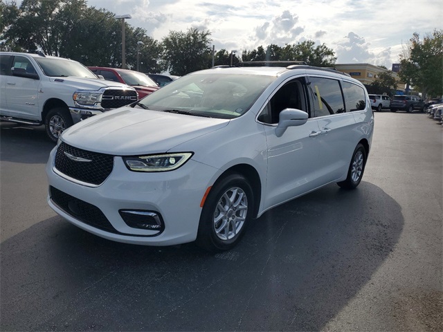 2022 Chrysler Pacifica Touring L 3