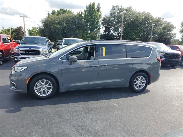 2022 Chrysler Pacifica Touring L 4