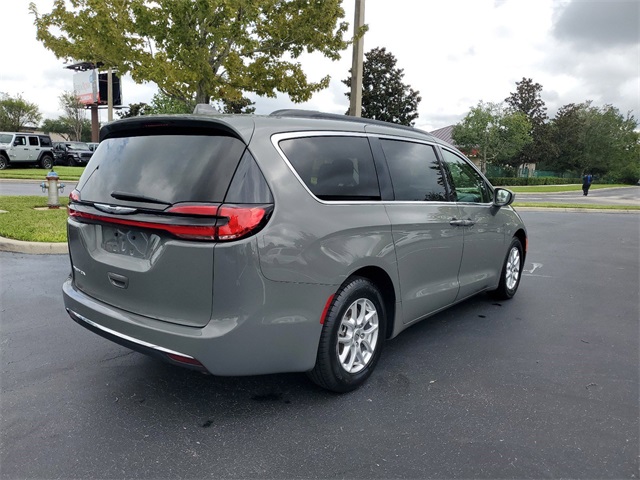 2022 Chrysler Pacifica Touring L 6