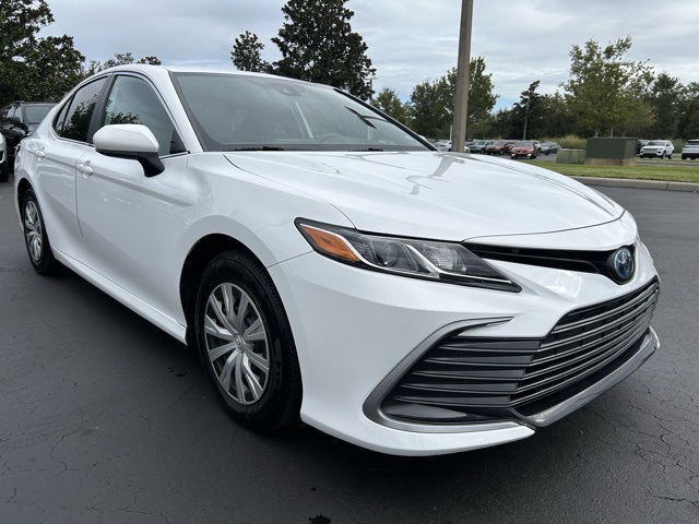 2022 Toyota Camry Hybrid LE 3