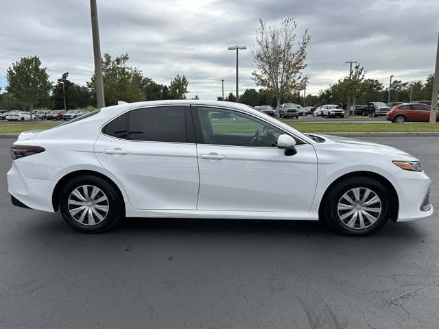 2022 Toyota Camry Hybrid LE 4