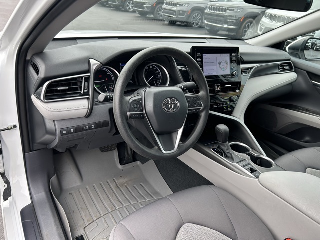 2022 Toyota Camry Hybrid LE 9