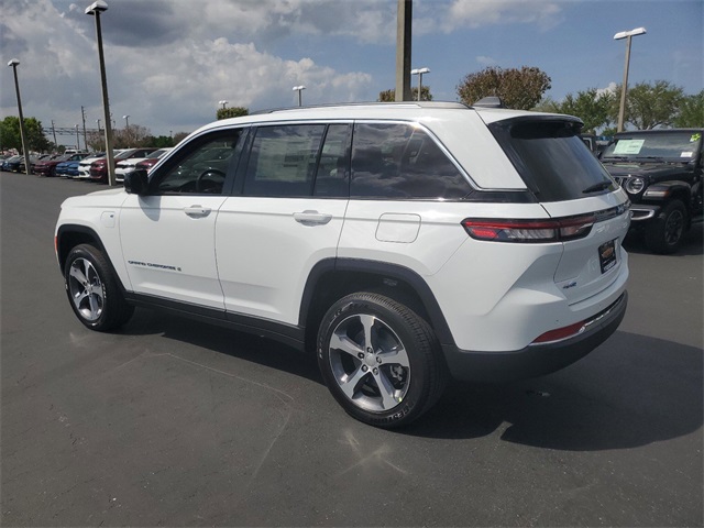 2023 Jeep Grand Cherokee Base 4xe 18