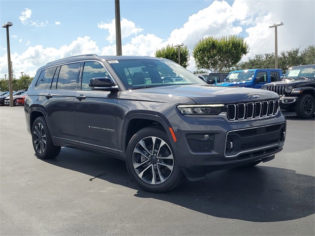 2023 Jeep Grand Cherokee L Overland 24