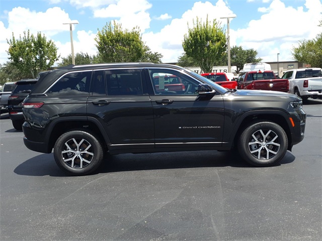 2023 Jeep Grand Cherokee Limited 25