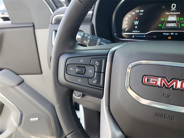 2023 GMC Yukon XL SLT 13