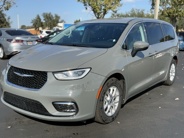 2023 Chrysler Pacifica Touring L 3