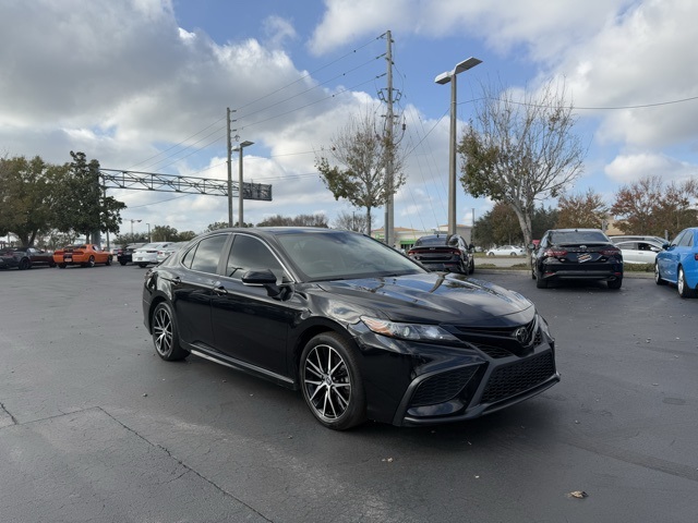 2023 Toyota Camry SE 1