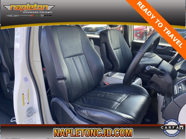 2013 Chrysler Town & Country Touring 12