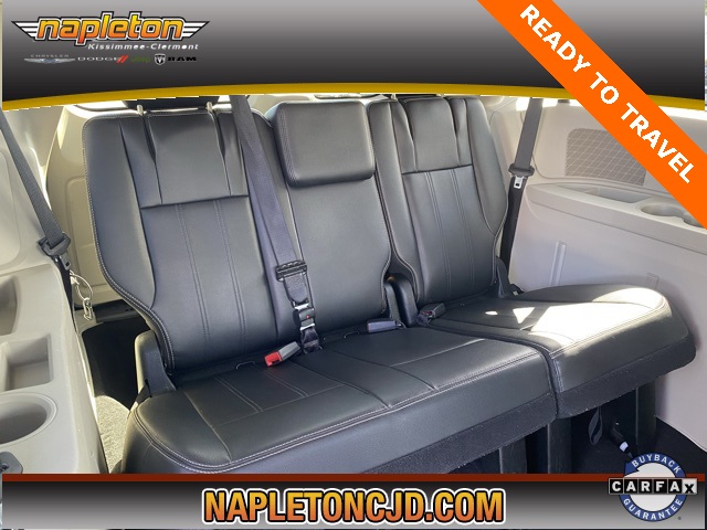 2013 Chrysler Town & Country Touring 14