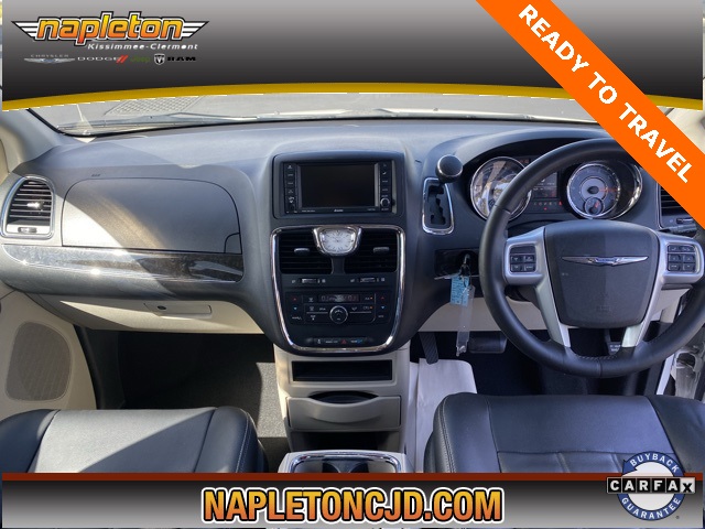 2013 Chrysler Town & Country Touring 16