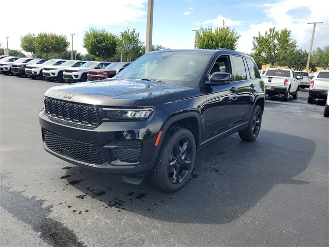 2024 Jeep Grand Cherokee Altitude 3