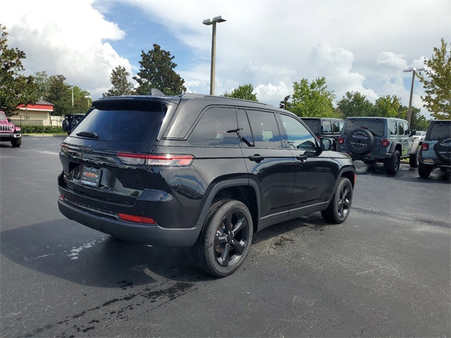 2024 Jeep Grand Cherokee Altitude 6