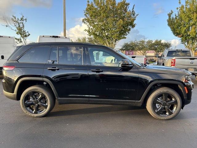 2024 Jeep Grand Cherokee Altitude 4