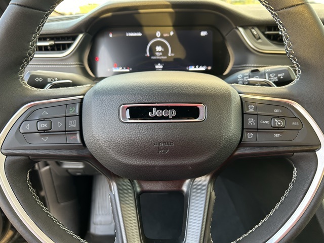 2024 Jeep Grand Cherokee Altitude 11