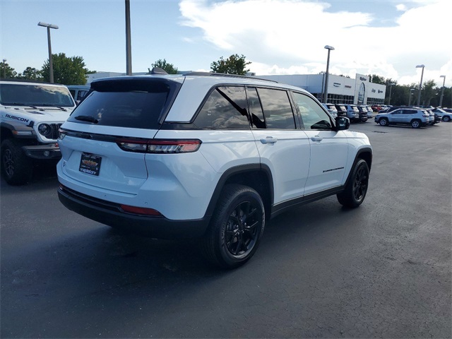 2024 Jeep Grand Cherokee Altitude 19