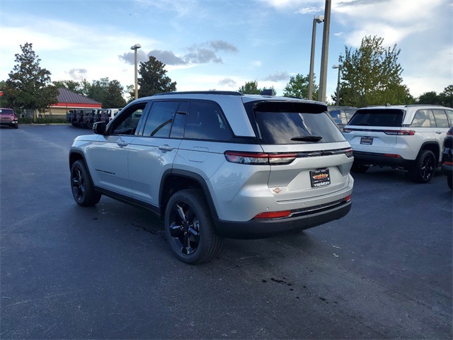 2024 Jeep Grand Cherokee Altitude 5