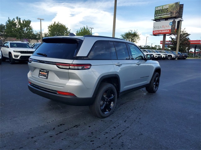 2024 Jeep Grand Cherokee Altitude 6