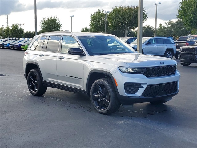 2024 Jeep Grand Cherokee Altitude 24