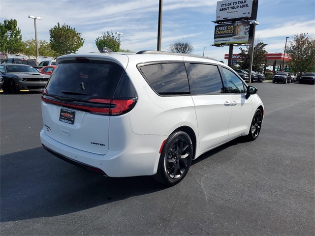 2024 Chrysler Pacifica Limited 21