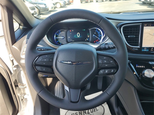 2024 Chrysler Pacifica Hybrid Select 10