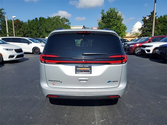 2024 Chrysler Pacifica Hybrid Select 17