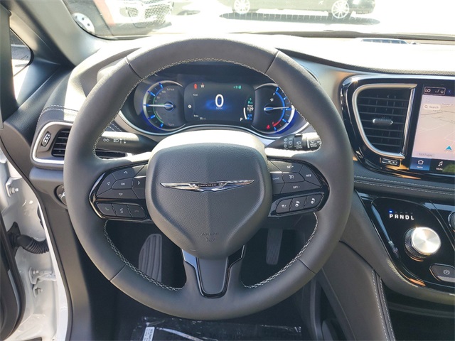 2024 Chrysler Pacifica Hybrid Select 11