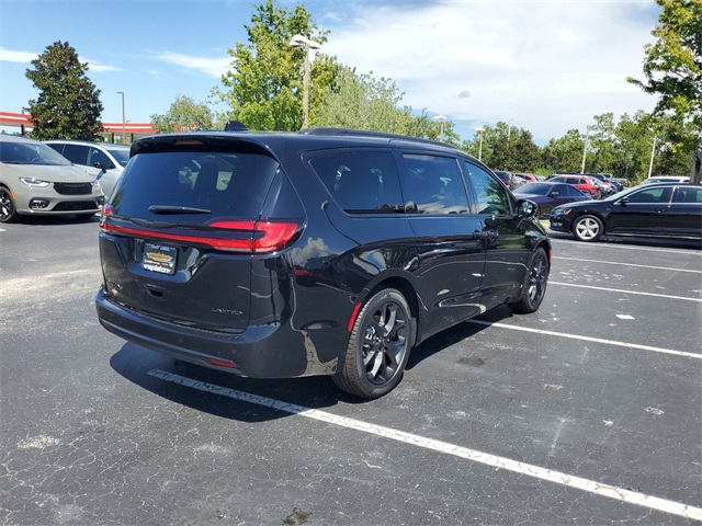 2024 Chrysler Pacifica Limited 19