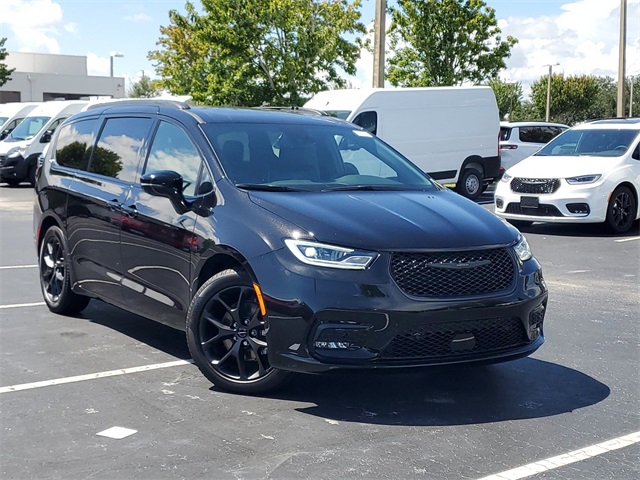 2024 Chrysler Pacifica Limited 21