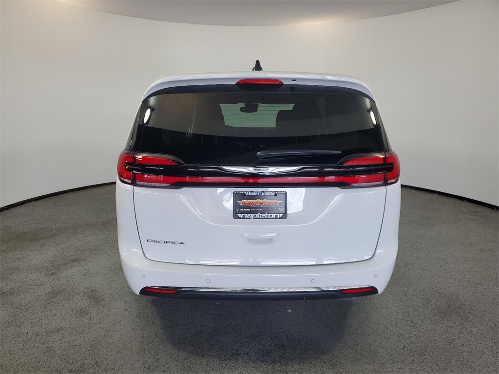 2024 Chrysler Pacifica Touring L 7