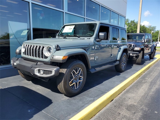 2024 Jeep Wrangler Sahara 3