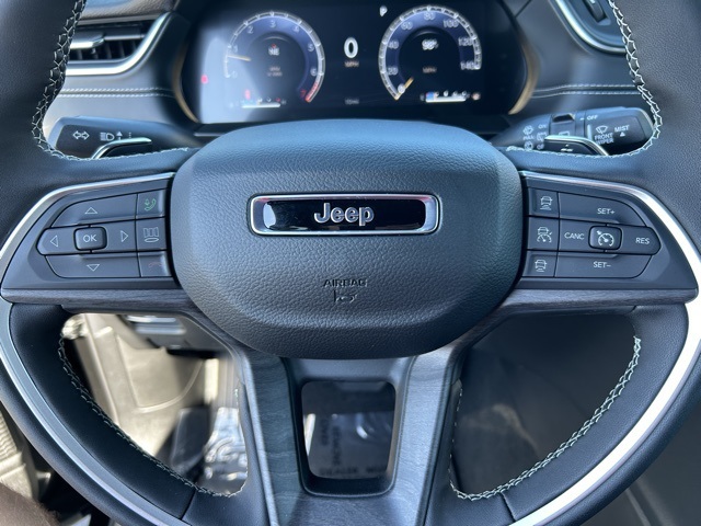 2025 Jeep Grand Cherokee L Limited 8