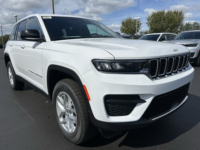 2025 Jeep Grand Cherokee Laredo 3