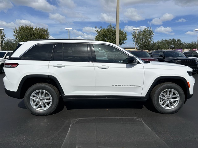 2025 Jeep Grand Cherokee Laredo 4