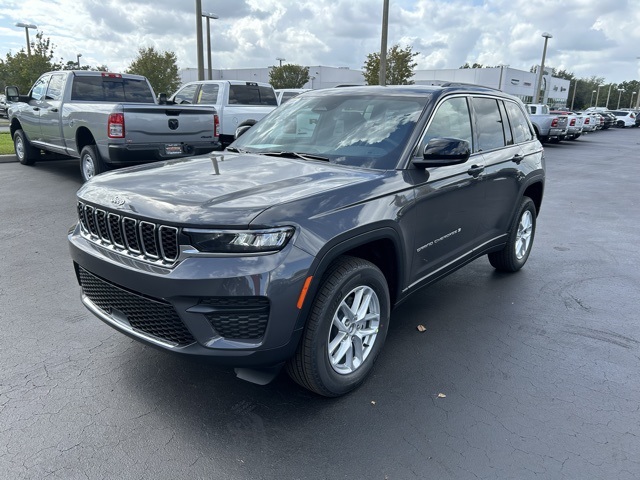 2025 Jeep Grand Cherokee Laredo 1