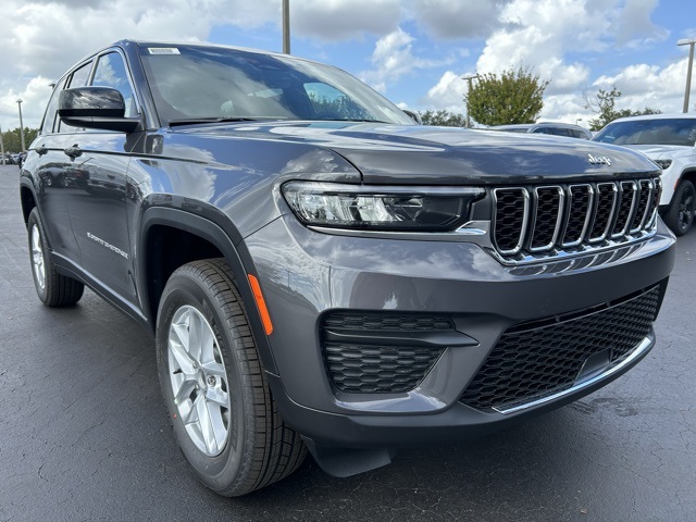 2025 Jeep Grand Cherokee Laredo 3