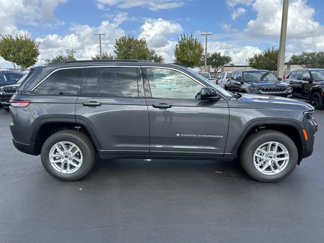 2025 Jeep Grand Cherokee Laredo 4