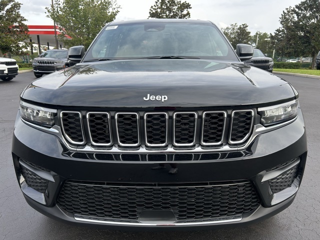 2025 Jeep Grand Cherokee Laredo 2