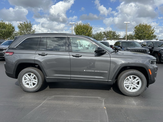 2025 Jeep Grand Cherokee Laredo 4