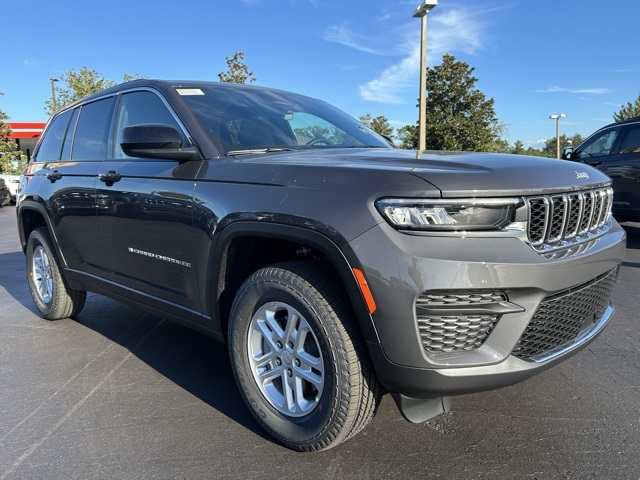 2025 Jeep Grand Cherokee Laredo 3