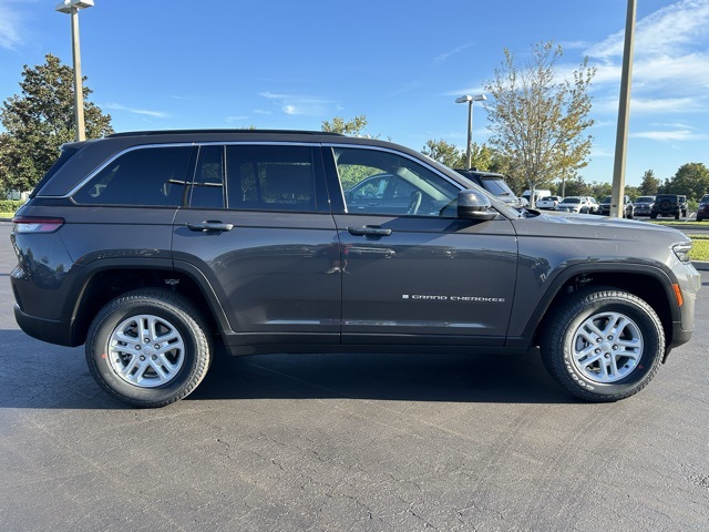 2025 Jeep Grand Cherokee Laredo 4