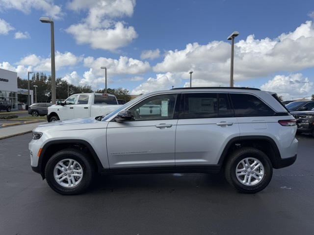 2025 Jeep Grand Cherokee Laredo 4