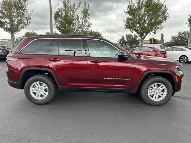 2025 Jeep Grand Cherokee Laredo 4