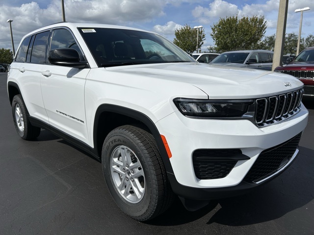 2025 Jeep Grand Cherokee Laredo 3