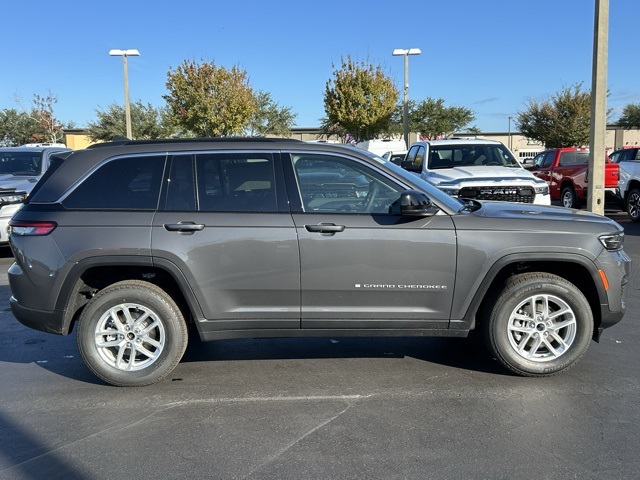 2025 Jeep Grand Cherokee Laredo 4