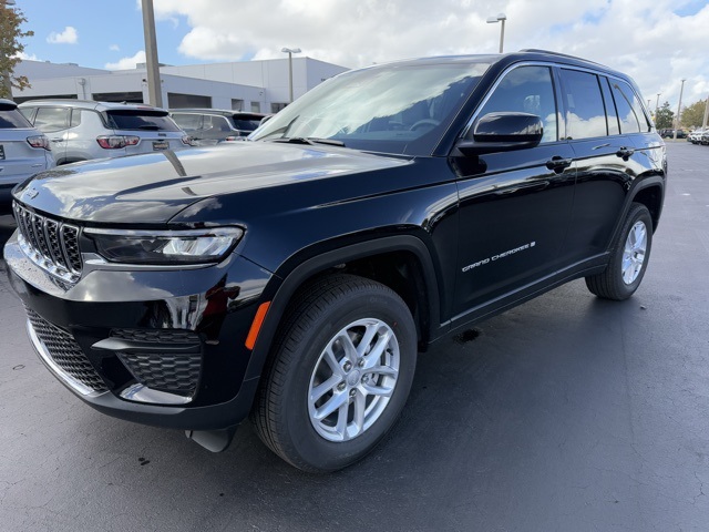 2025 Jeep Grand Cherokee Laredo 3