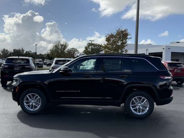 2025 Jeep Grand Cherokee Laredo 4