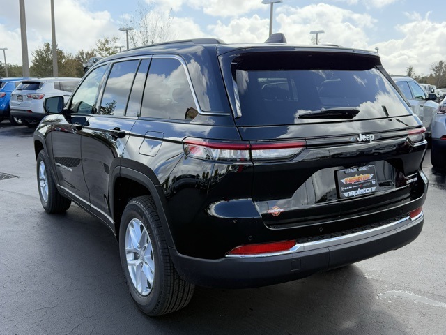 2025 Jeep Grand Cherokee Laredo 5