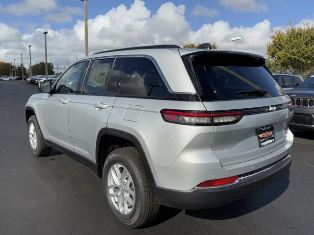 2025 Jeep Grand Cherokee Laredo 5